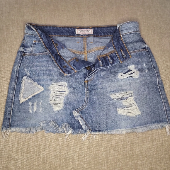 GUESS SIZE 27 MINI JEAN SKIRT VINTAGE - Picture 1 of 5